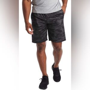 EUC Men's C9 Champion Digi Camo Maze Thundering Gray Circuit Short-9" Inseam XL